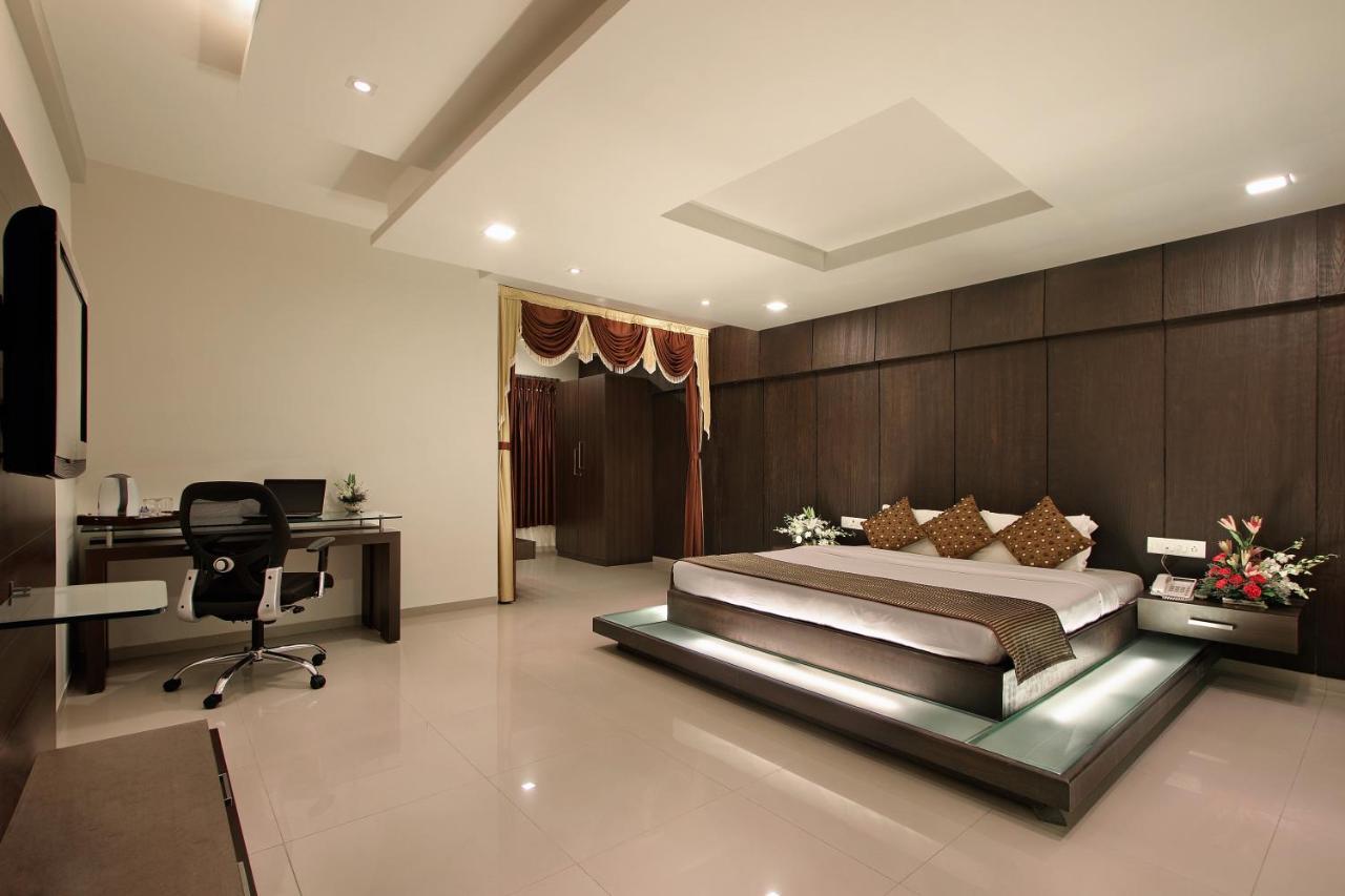 Prakruti Resort วาโดดารา ภายนอก รูปภาพ